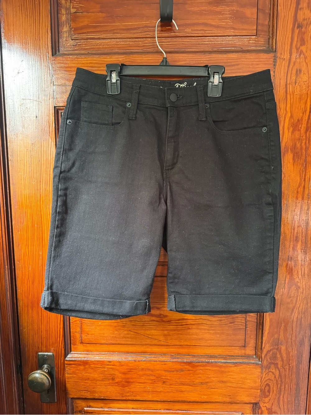 Universal Thread Black Rolled-Cuff Bermuda Shorts Long Shorts 90s Y2K grunge